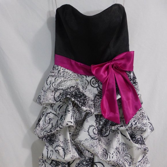 Stunning Dress, Size 5, Made In the USA BNWOT